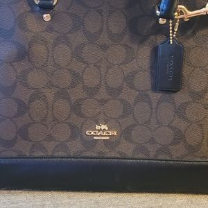 Coach Signatue crossbody/ handbag